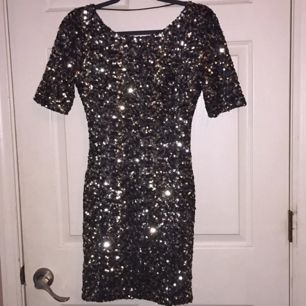 Gianni Bini Fully Sequined Black Gold Mix Mini Dress New Years Homecoming Prom! - Picture 9 of 14